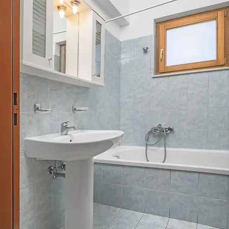 Helena Christina 3* Asgourou