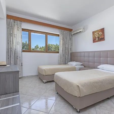 Helena Christina Aparthotel 3*