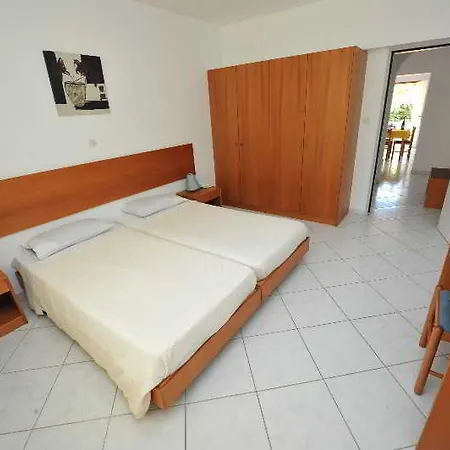 Helena Christina Aparthotel 3*