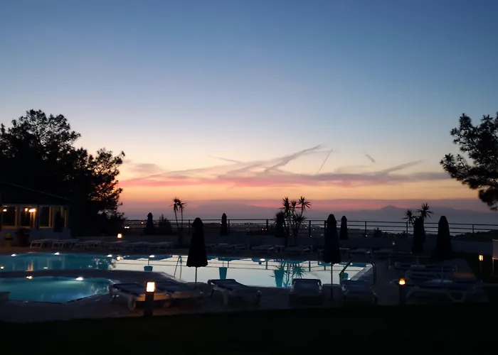 Helena Christina Hotel de apartamente Asgourou