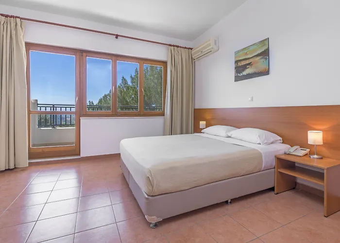 Hotel de apartamente Helena Christina 3*