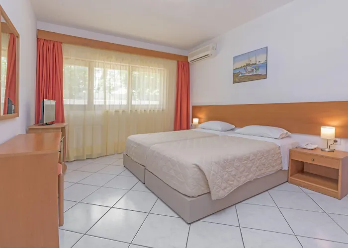 Hotel de apartamente Helena Christina 3*