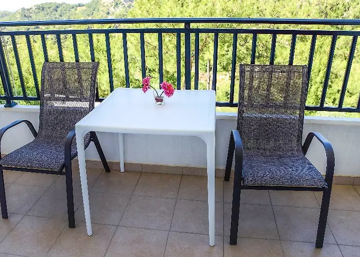 Helena Christina Asgourou