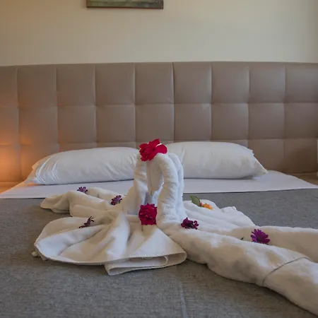 Aparthotel Helena Christina