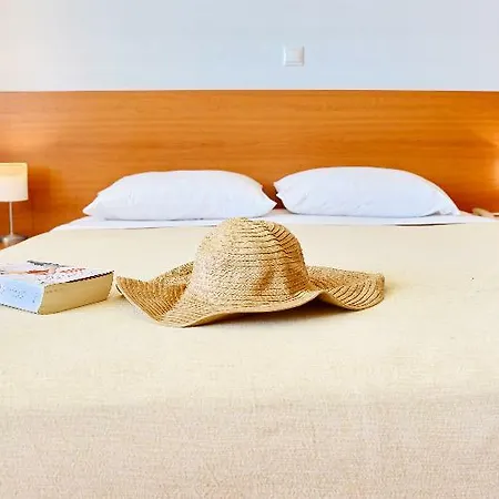 Helena Christina Aparthotel 3*