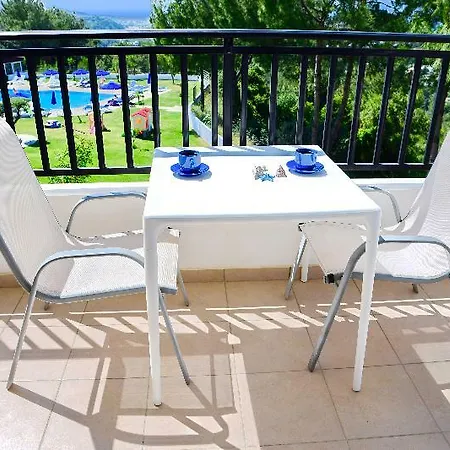 Helena Christina Hotel de apartamente Asgourou