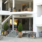 Helena Christina Hotel de apartamente Asgourou