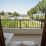 Hotel de apartamente Helena Christina 3*