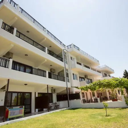 Ξενοδοχείο με διαμερίσματα Helena Christina Ασγούρου