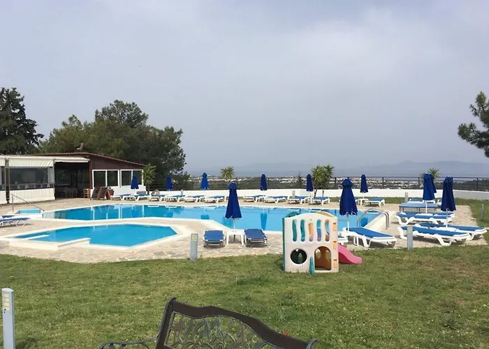 Helena Christina Aparthotel Asgourou