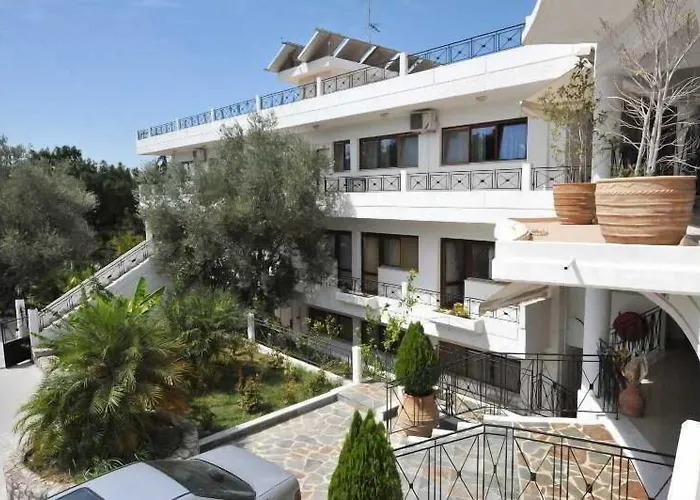 Aparthotel Helena Christina 3*