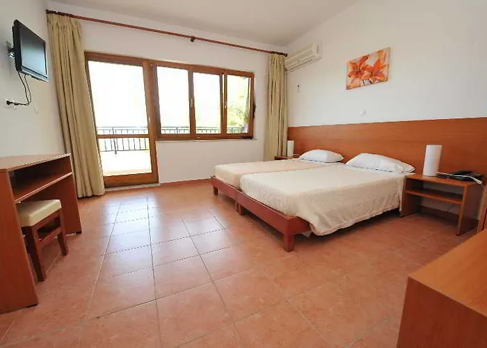 Helena Christina 3* Asgourou