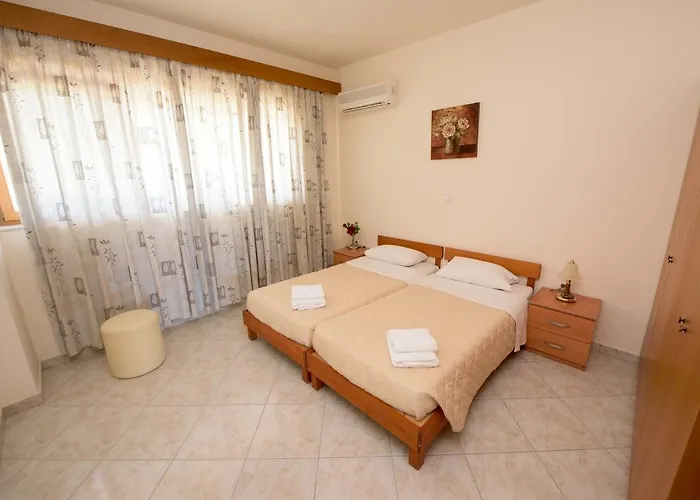 Aparthotel Helena Christina