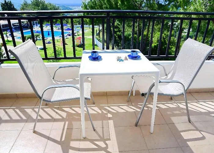 Helena Christina Aparthotel Asgourou